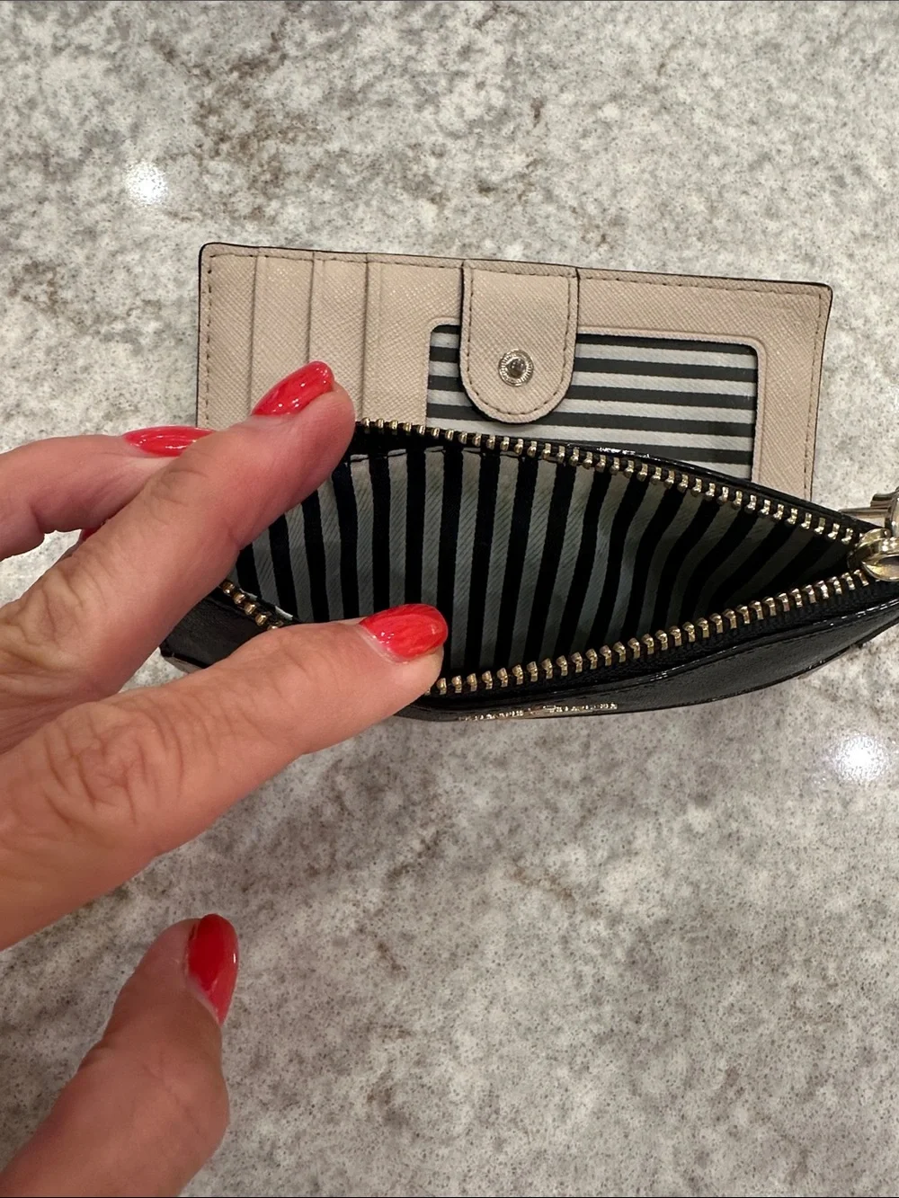 kate spade Black and Beige Bifold Zip Card Wallet